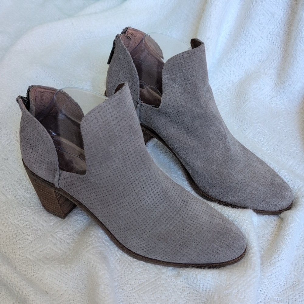 Lucky Brand Gray Ankle Booties